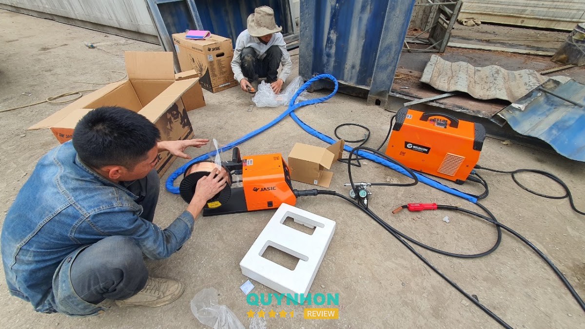 Khu vực trưng bày thiết bị tại Weldcom Gia Lai