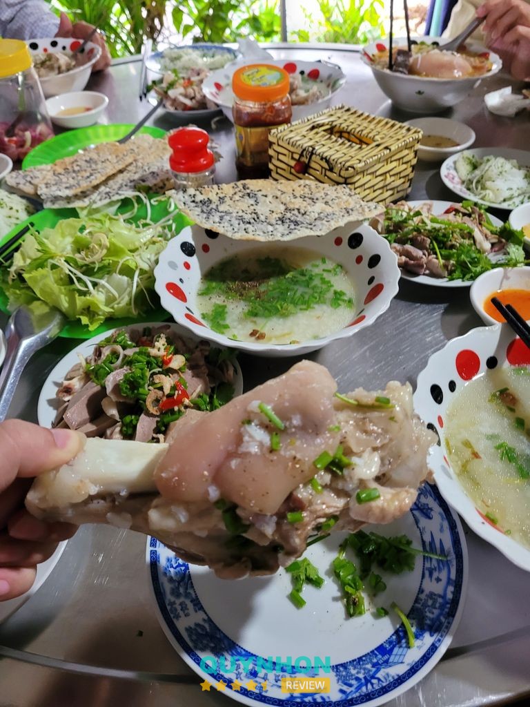 Quán ăn Cúc tại 21 Chu Văn An Phù Cát