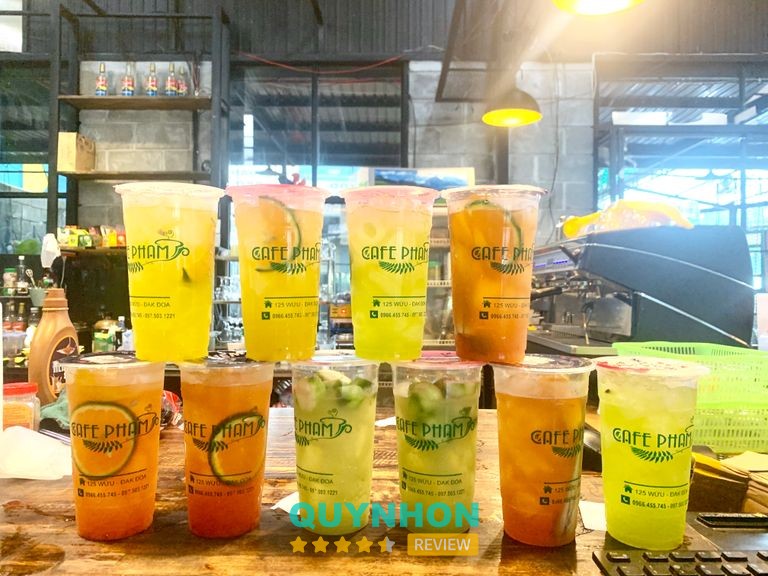 Không gian Cafe Phạm Đak Đoa