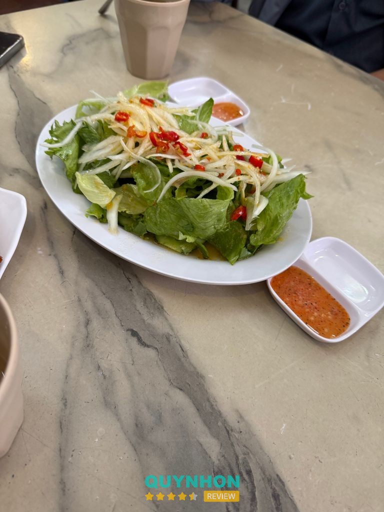Cơm gà ông Tý - hình ảnh 1