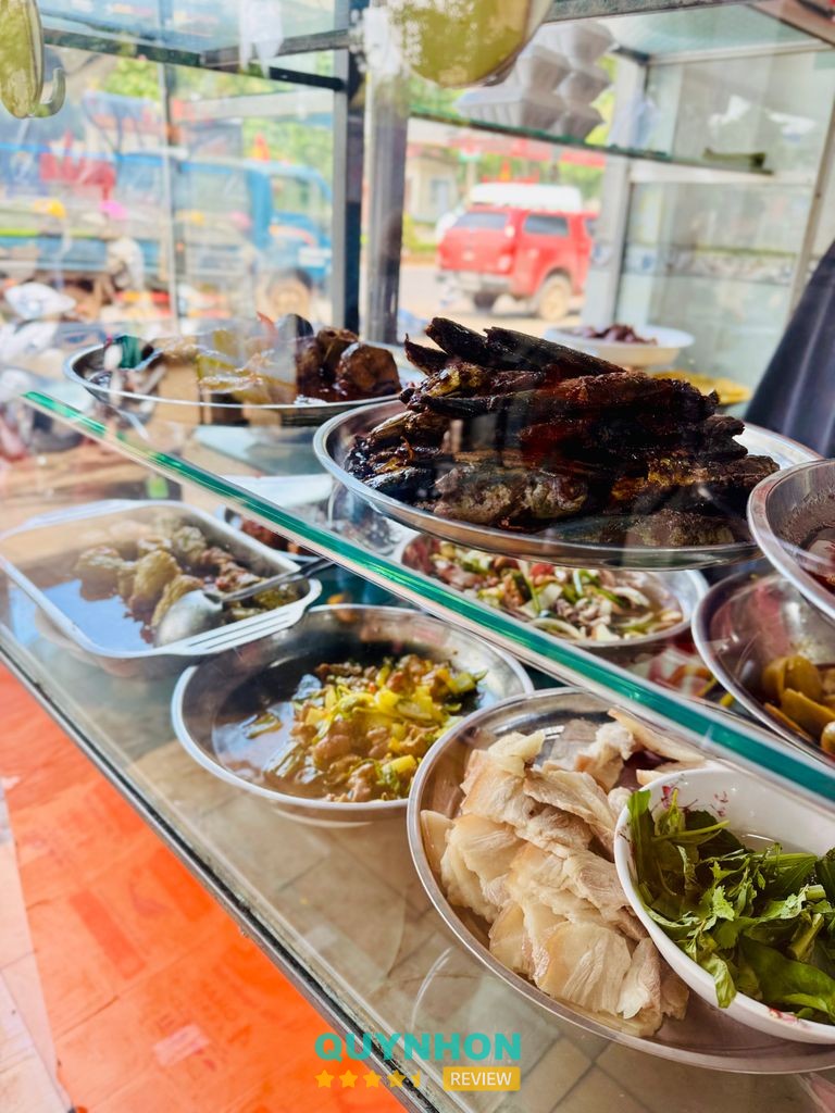 Quán Cơm Hoàng Phương tại Chư Sê - hình ảnh 2