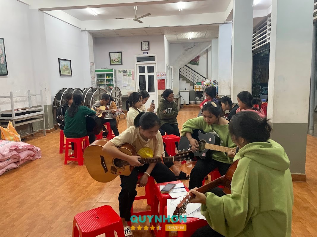 Shop Guitar Siu Trim Gia Lai