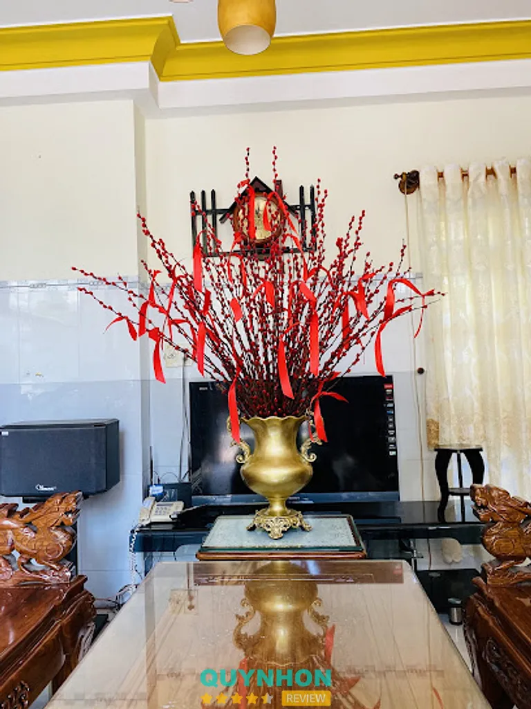 Hoa tươi Hương Vy: 351 Nguyễn Huệ, Quy Nhơn