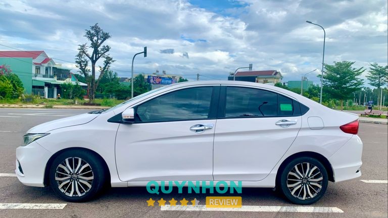 Cho thuê ô tô tự lái Phát ở sân bay Phù Cát
