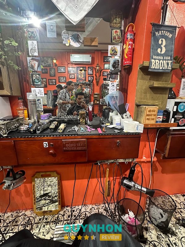 Đông Tây Barbershop hình ảnh 3