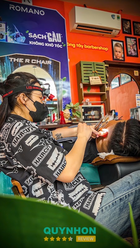 Đông Tây Barbershop Hùng Vương hình ảnh 3